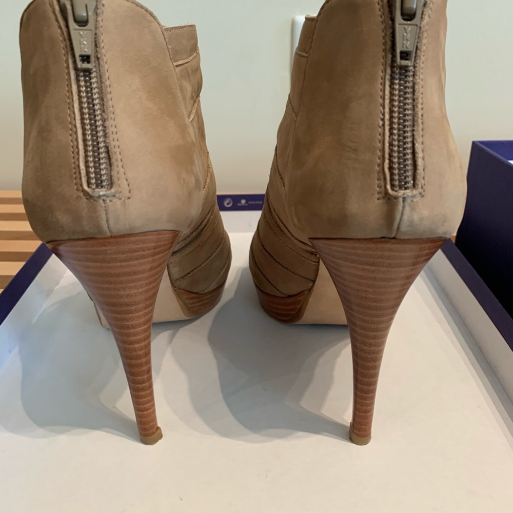 Stewart Weitzman - image 5